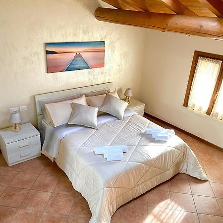 明乔河畔的瓦雷奇奥Casa Vacanze Raggio Di Sole公寓 外观 照片