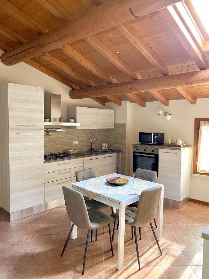 明乔河畔的瓦雷奇奥Casa Vacanze Raggio Di Sole公寓 外观 照片