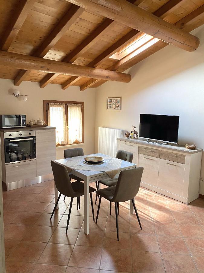 明乔河畔的瓦雷奇奥Casa Vacanze Raggio Di Sole公寓 外观 照片