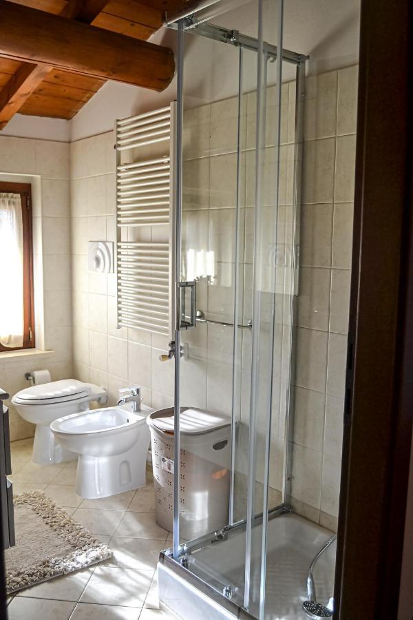 明乔河畔的瓦雷奇奥Casa Vacanze Raggio Di Sole公寓 外观 照片